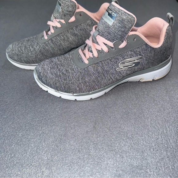 Skechers Air Cooled Memory Foam Women's Gray and Pink Sneakers size 7 - Picture 3 of 11